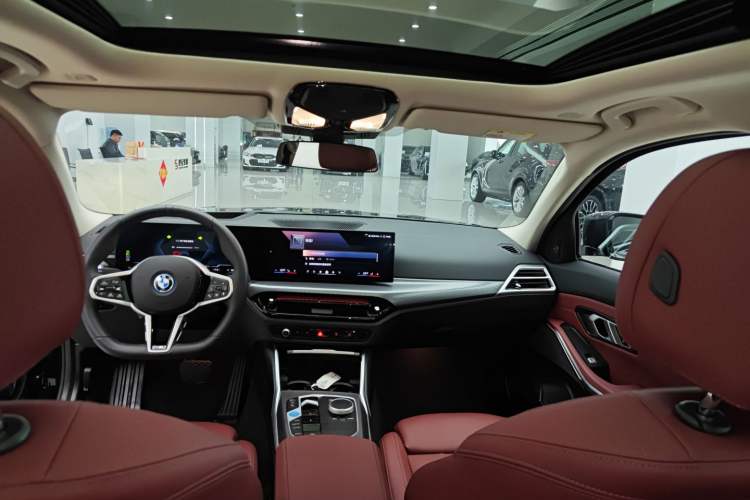 Used BMW i3 2025 eDrive 40 L Midnight Sports Package Headliner