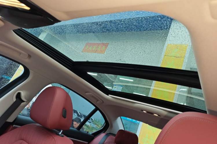 Used BMW i3 2025 eDrive 40 L Midnight Sports Package Headliner