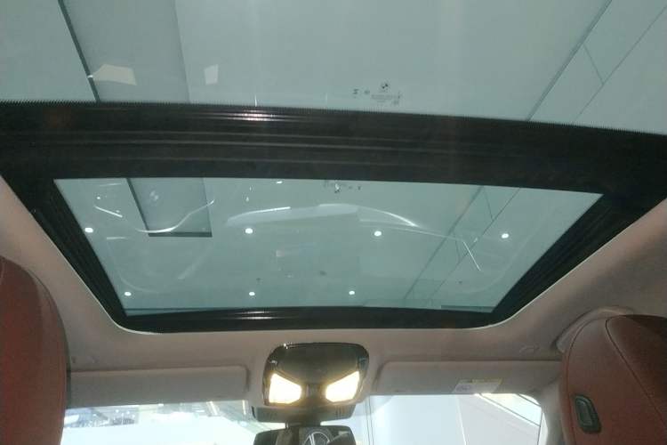 Used BMW i3 2025 eDrive 40 L Midnight Sports Package Headliner