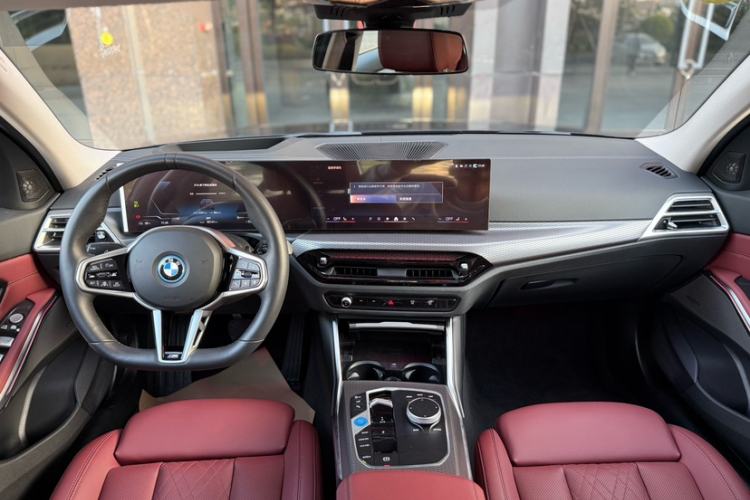 Used BMW i3 2025 eDrive 40 L Midnight Sports Package Interior 1