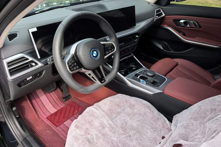 Used BMW i3 2025 eDrive 40 L Midnight Edition Interior 2