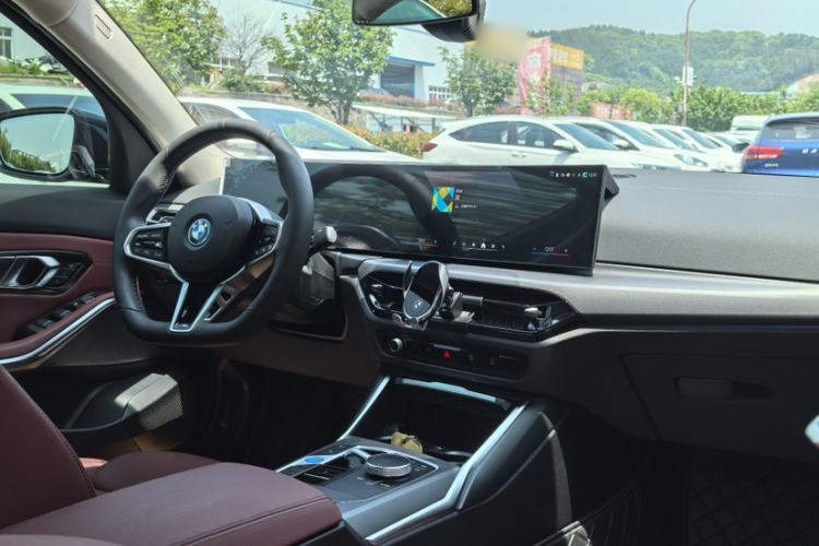 Used BMW i3 2025 eDrive 35 L Interior 2
