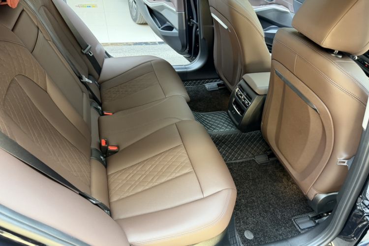 Used BMW i3 2025 eDrive 40 L Midnight Edition Interior 3
