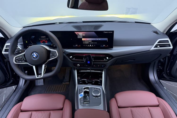 Used BMW i3 2025 eDrive 35 L Interior 3