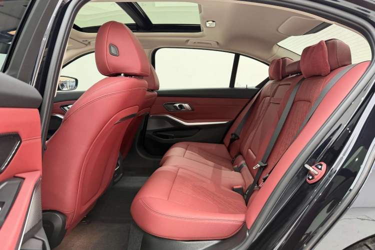 Used BMW i3 2025 eDrive 40 L Midnight Edition Interior 4