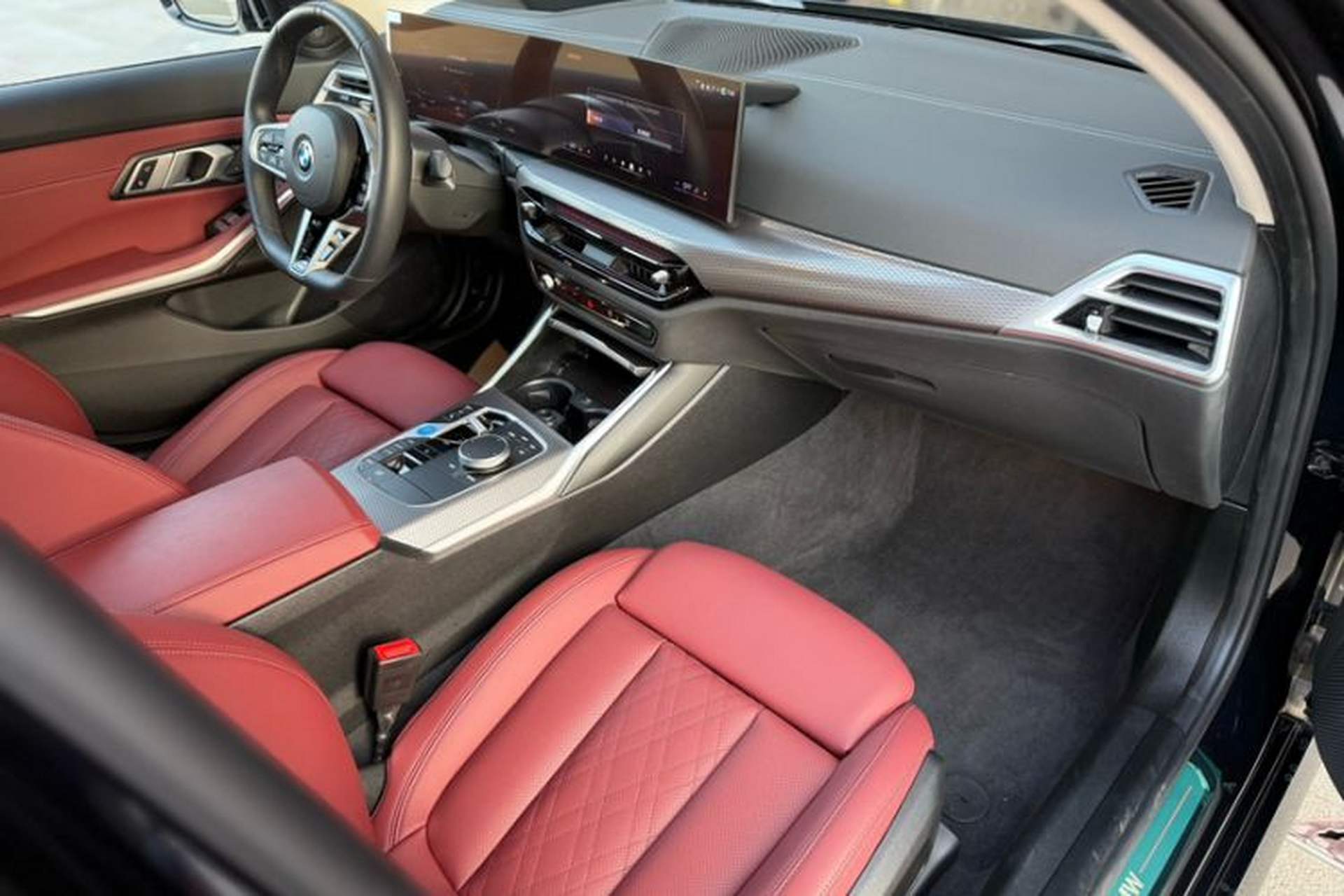 Used BMW i3 2025 eDrive 40 L Midnight Sports Package Interior 9