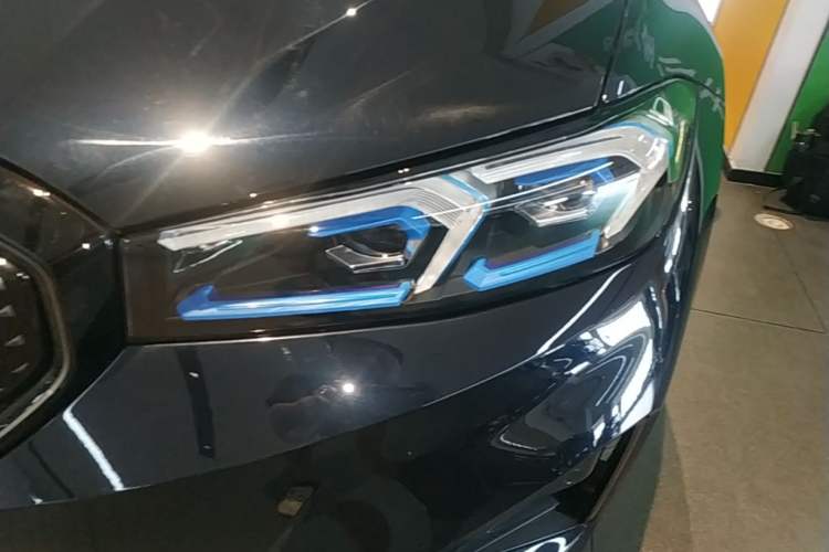 Used BMW i3 2025 eDrive 40 L Midnight Sports Package Left Front Headlight