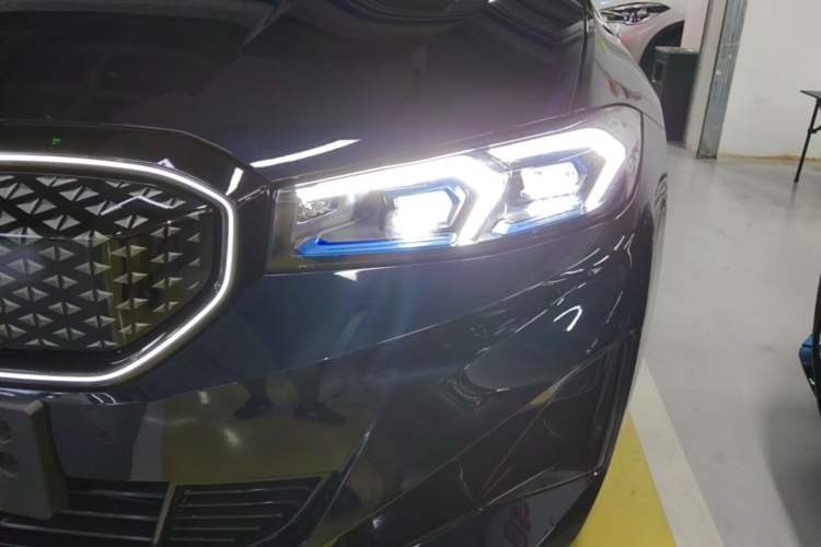 Used BMW i3 2025 eDrive 40 L Midnight Sports Package Left Front Headlight