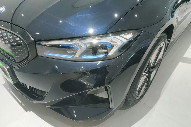 Used BMW i3 2025 eDrive 40 L Midnight Sports Package Left Front Headlight
