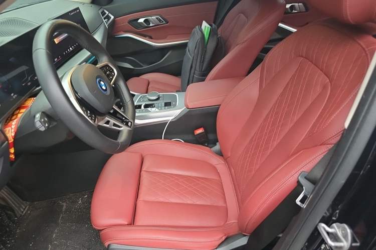 Used BMW i3 2025 eDrive 35 L Left Front Seat