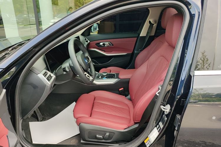 Used BMW i3 2025 eDrive 35 L Left Front Seat