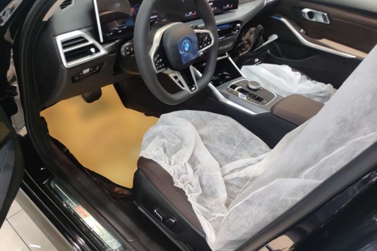 Used BMW i3 2025 eDrive 35 L Left Front Seat