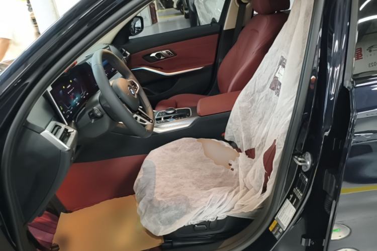 Used BMW i3 2025 eDrive 40 L Midnight Edition Left Front Seat