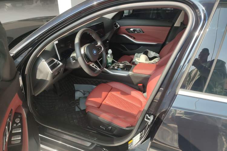 Used BMW i3 2025 eDrive 35 L Left Front Seat