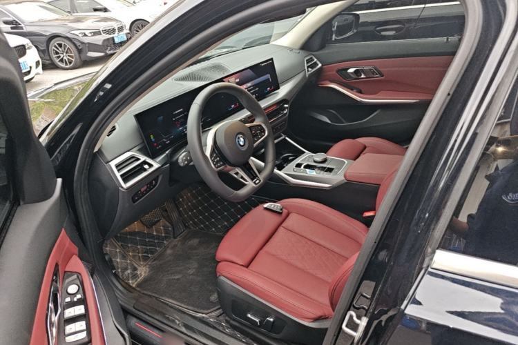 Used BMW i3 2025 eDrive 35 L Left Front Seat