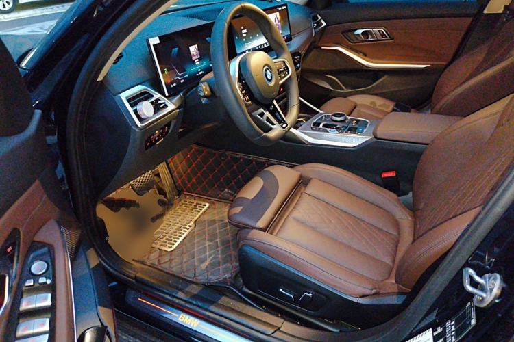 Used BMW i3 2025 eDrive 40 L Midnight Edition Left Front Seat