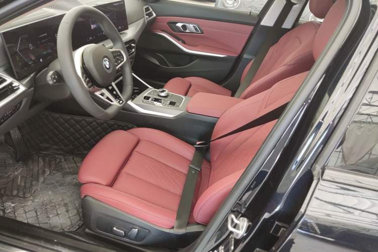 Used BMW i3 2025 eDrive 35 L Left Front Seat