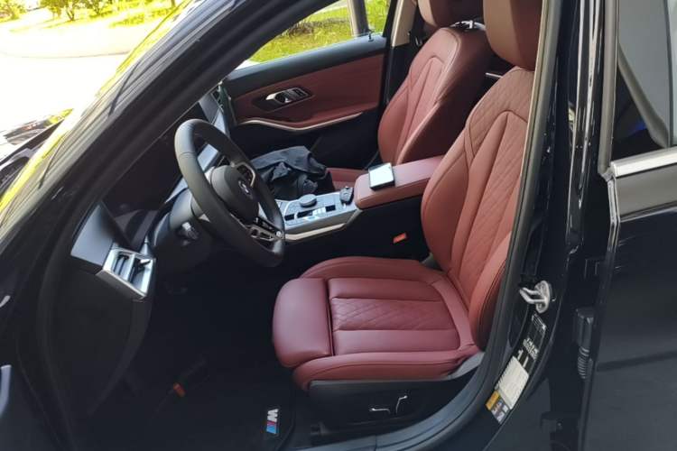 Used BMW i3 2025 eDrive 35 L Left Front Seat