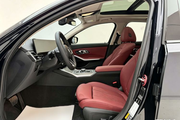 Used BMW i3 2025 eDrive 40 L Midnight Edition Left Front Seat