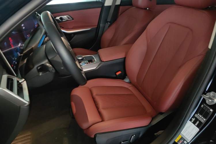 Used BMW i3 2025 eDrive 40 L Midnight Edition Left Front Seat