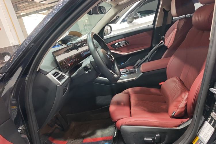 Used BMW i3 2025 eDrive 35 L Left Front Seat