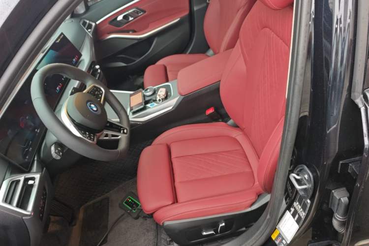 Used BMW i3 2025 eDrive 40 L Midnight Sports Package Left Front Seat