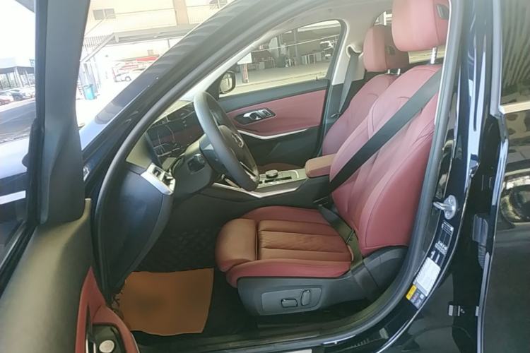 Used BMW i3 2025 eDrive 35 L Left Front Seat