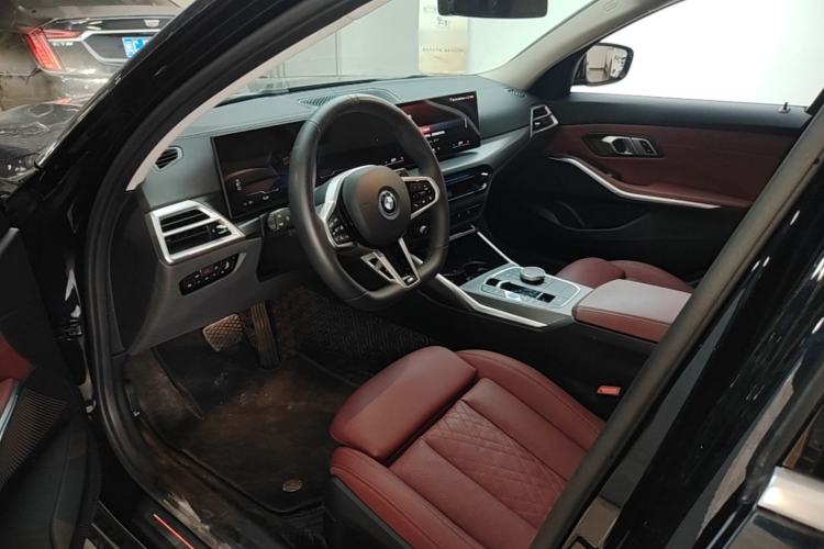 Used BMW i3 2025 eDrive 35 L Left Front Seat