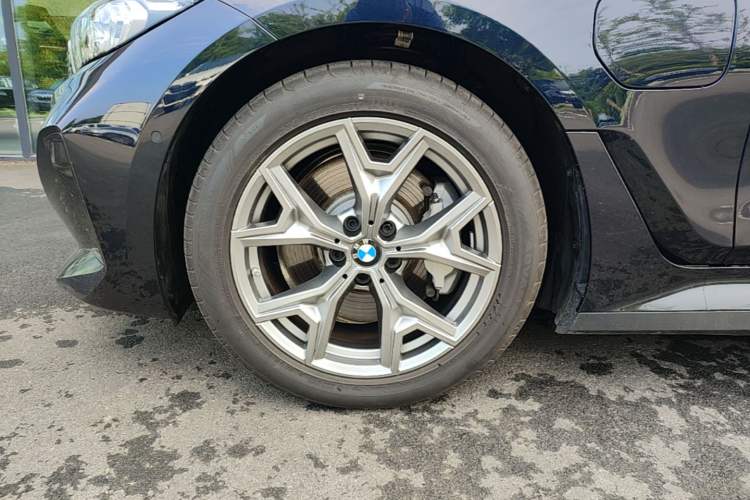 Used BMW i3 2025 eDrive 35 L Left Front Wheel Hub