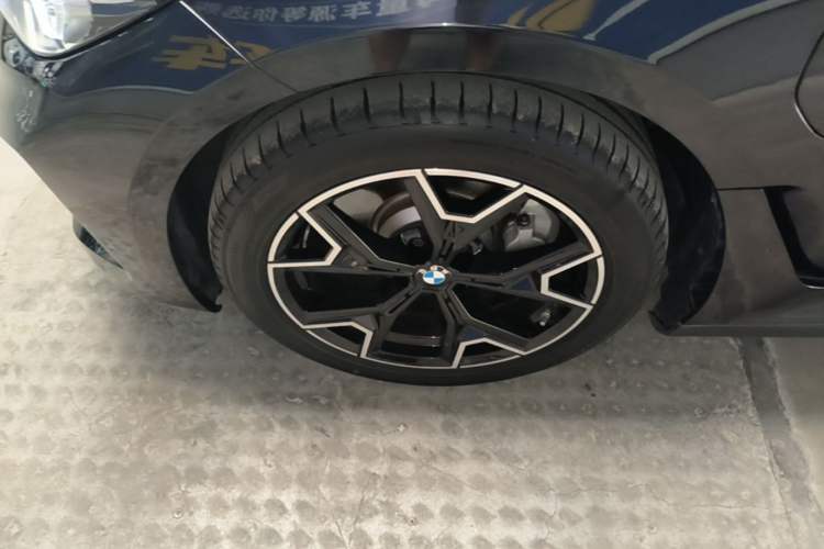 Used BMW i3 2025 eDrive 40 L Midnight Edition Left Front Wheel Hub