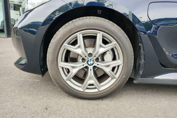 Used BMW i3 2025 eDrive 35 L Left Front Wheel Hub