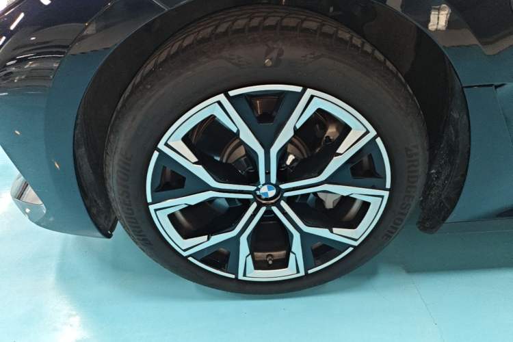 Used BMW i3 2025 eDrive 35 L Left Front Wheel Hub