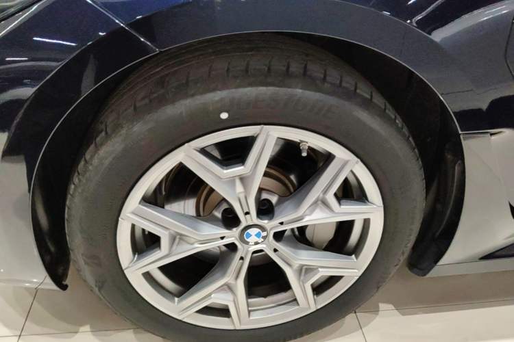 Used BMW i3 2025 eDrive 35 L Left Front Wheel Hub