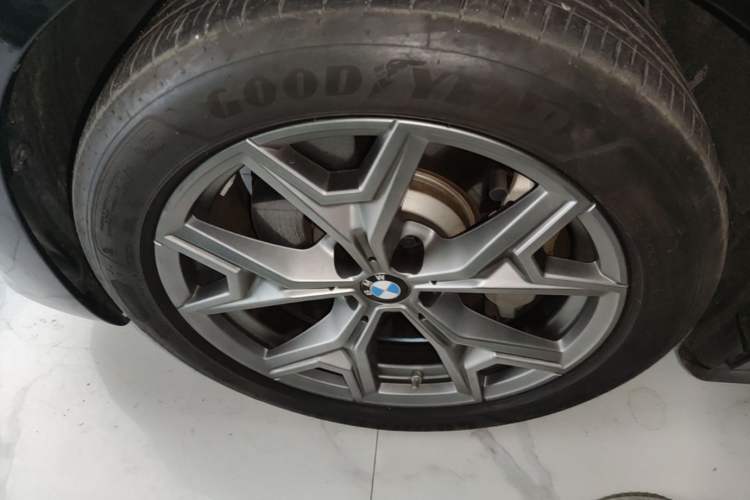 Used BMW i3 2025 eDrive 35 L Left Front Wheel Hub