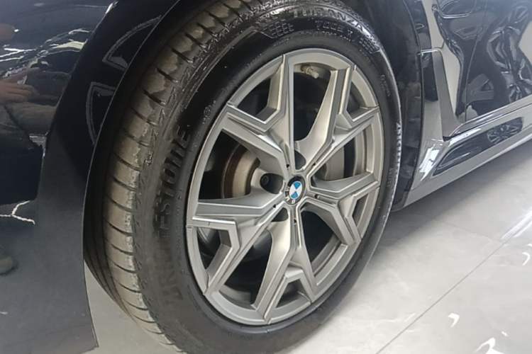 Used BMW i3 2025 eDrive 35 L Left Front Wheel Hub