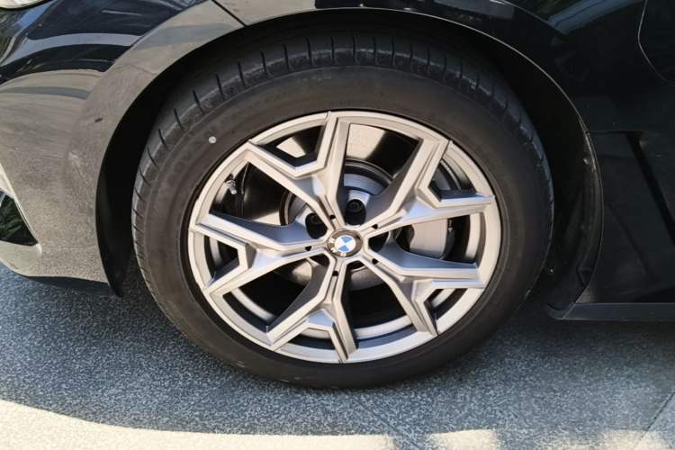 Used BMW i3 2025 eDrive 35 L Left Front Wheel Hub