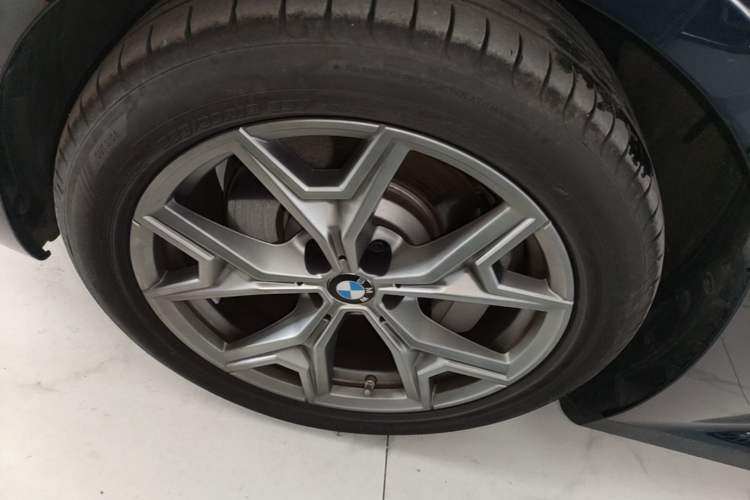 Used BMW i3 2025 eDrive 35 L Left Front Wheel Hub