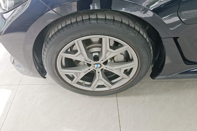 Used BMW i3 2025 eDrive 35 L Left Front Wheel Hub