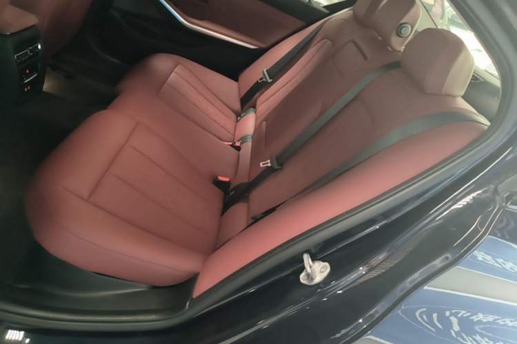 Used BMW i3 2025 eDrive 40 L Midnight Edition Left Rear Seat