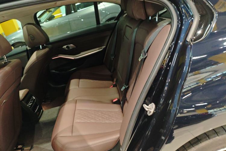 Used BMW i3 2025 eDrive 40 L Midnight Edition Left Rear Seat