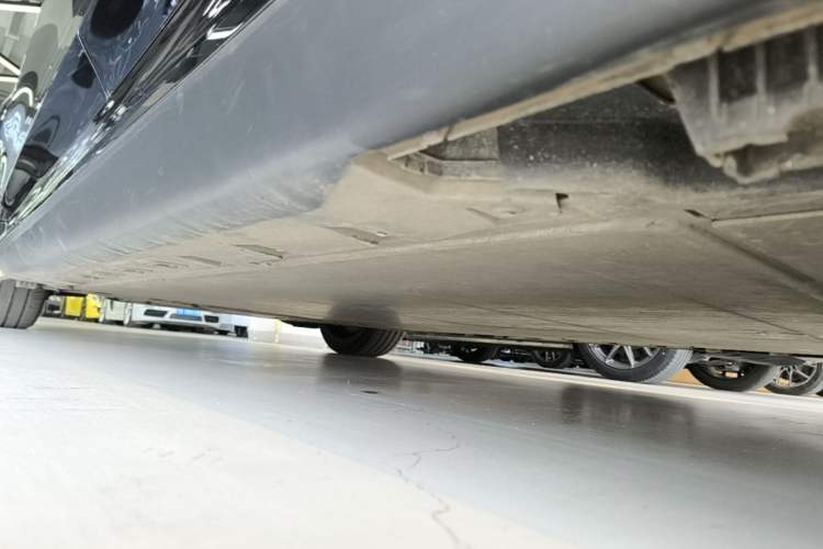 Used BMW i3 2025 eDrive 40 L Midnight Sports Package Left Side Sill