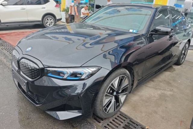 Used BMW i3 2025 eDrive 40 L Midnight Sports Package