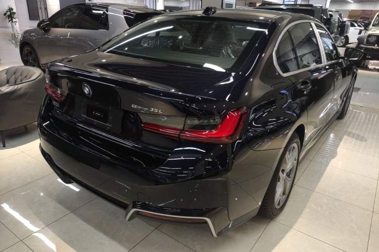 Used BMW i3 2025 eDrive 35 L Rear Right 45 Deg