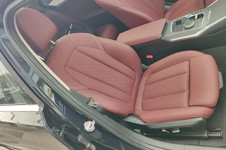 Used BMW i3 2025 eDrive 35 L Right Front Seat