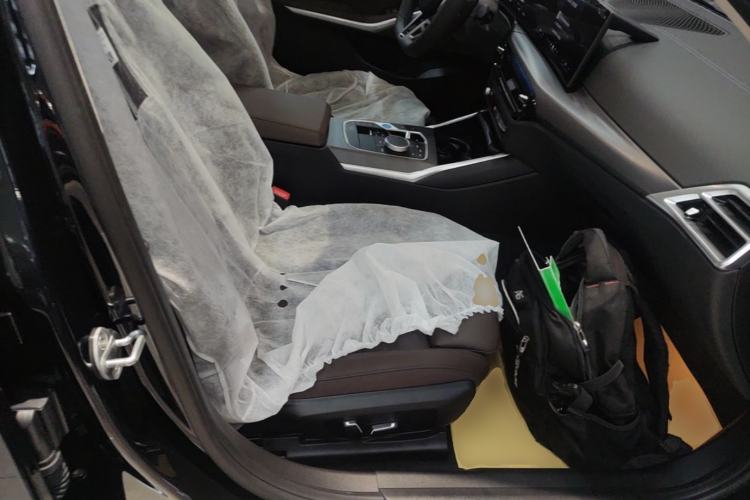 Used BMW i3 2025 eDrive 35 L Right Front Seat
