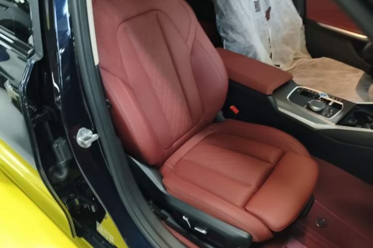 Used BMW i3 2025 eDrive 40 L Midnight Edition Right Front Seat