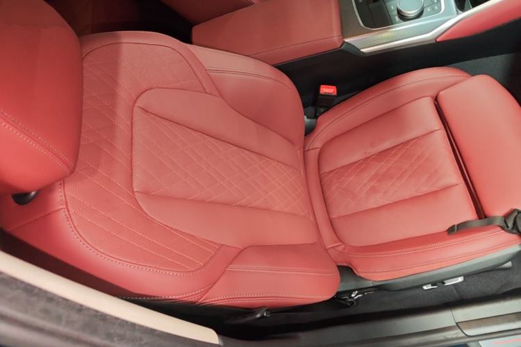Used BMW i3 2025 eDrive 40 L Midnight Edition Right Front Seat