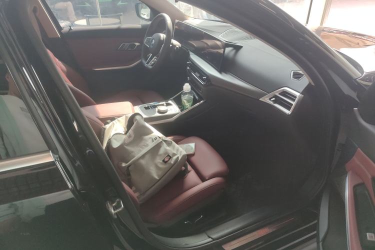 Used BMW i3 2025 eDrive 35 L Right Front Seat