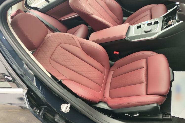 Used BMW i3 2025 eDrive 35 L Right Front Seat