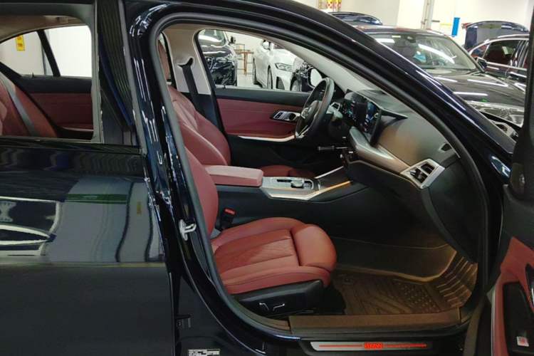 Used BMW i3 2025 eDrive 40 L Midnight Sports Package Right Front Seat